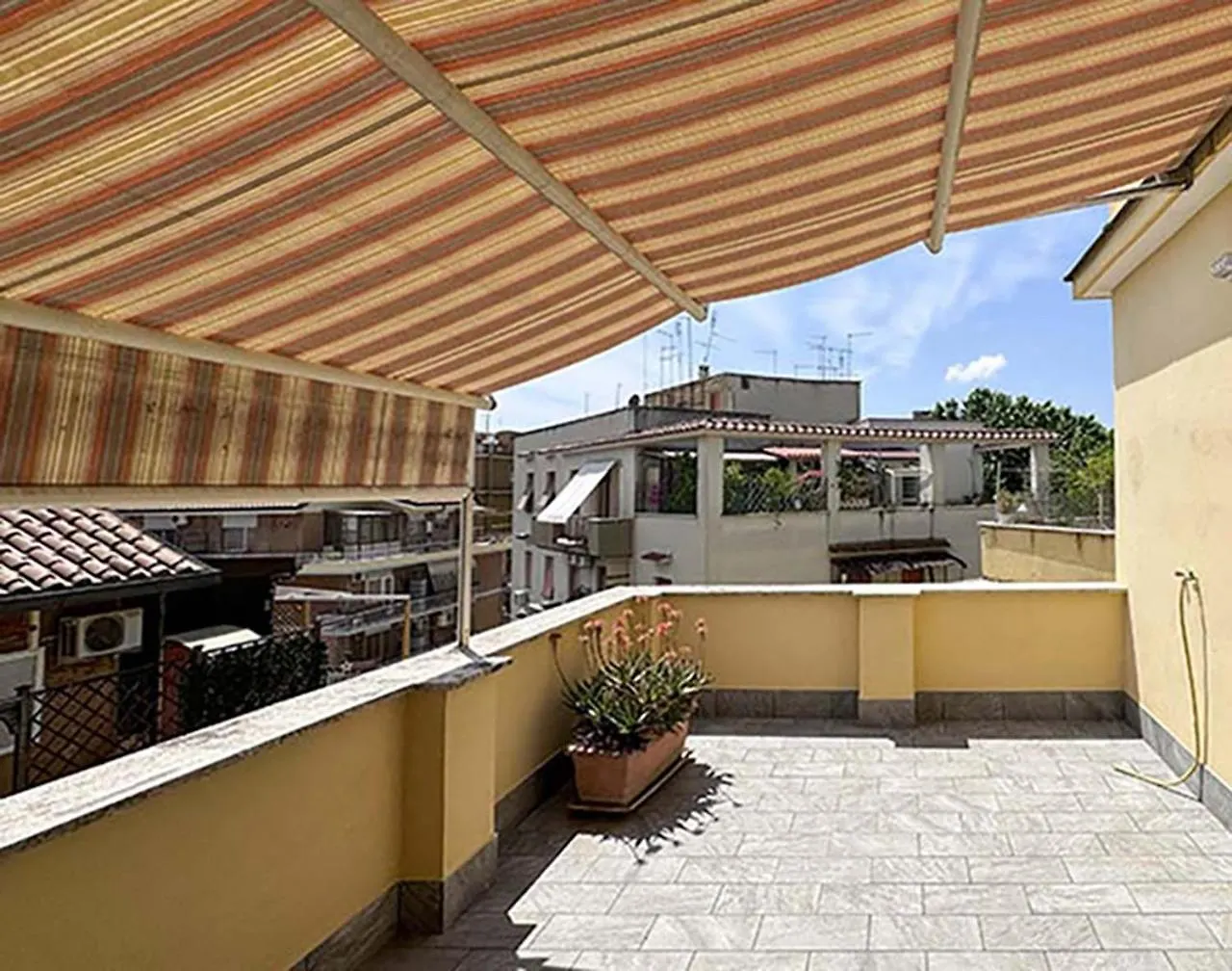 Jhhit - Panoramic Modern Penthouse Apartment Rome Italy